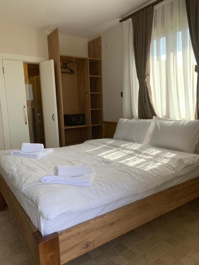 Cesmekes Otel Esterno foto