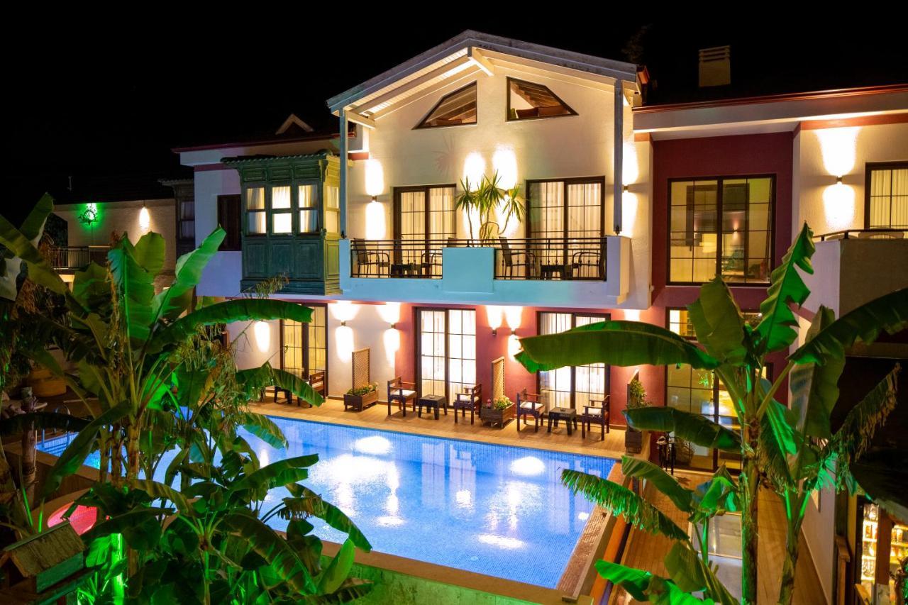 Cesmekes Otel Esterno foto