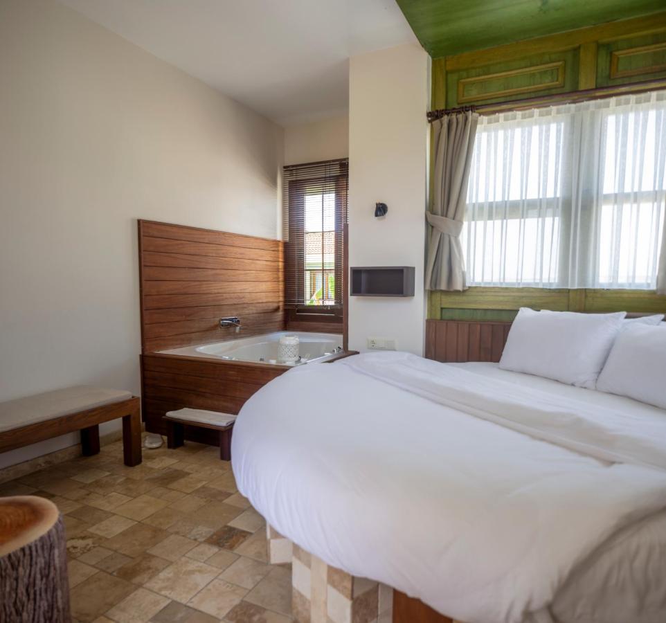 Cesmekes Otel Esterno foto
