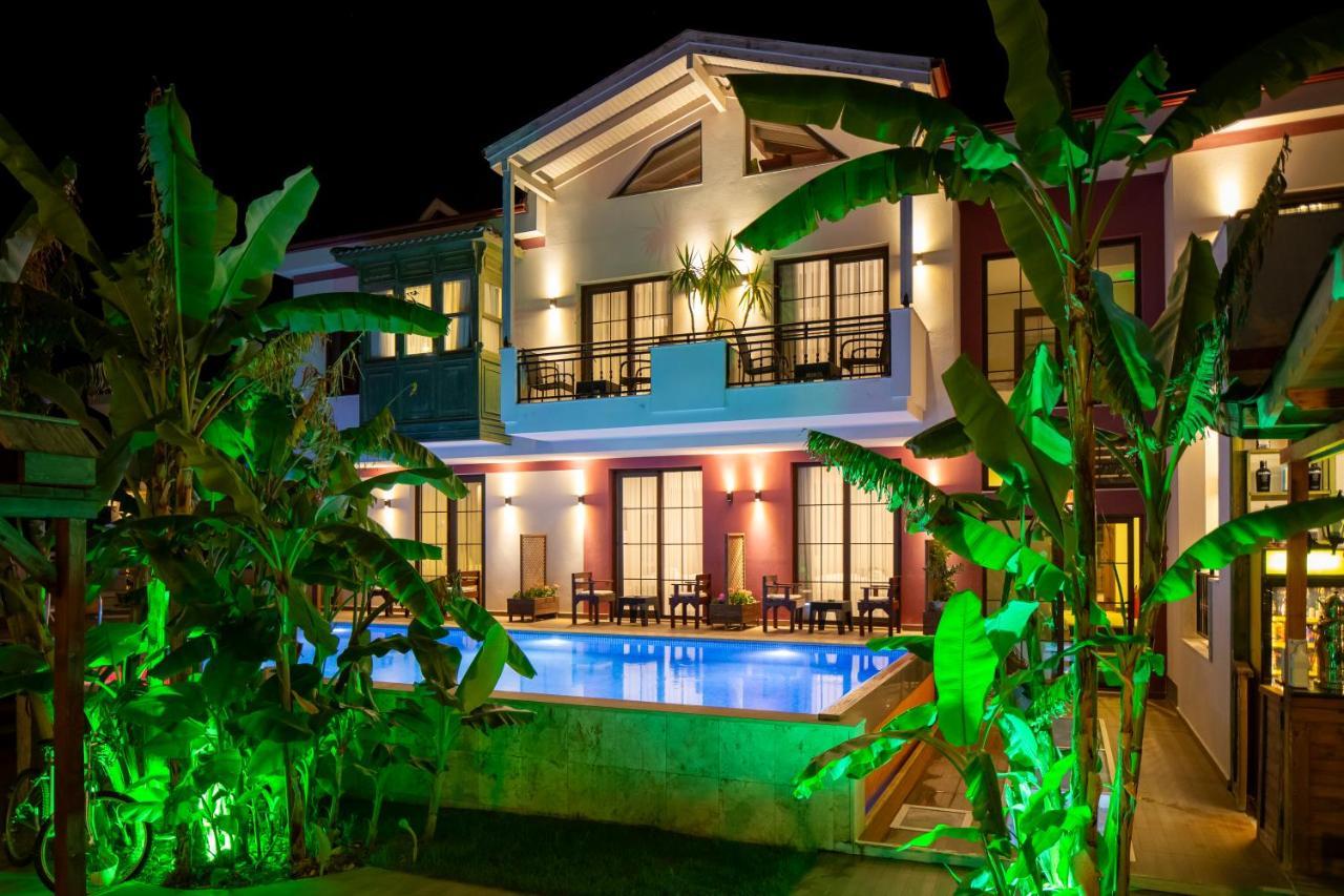 Cesmekes Otel Esterno foto
