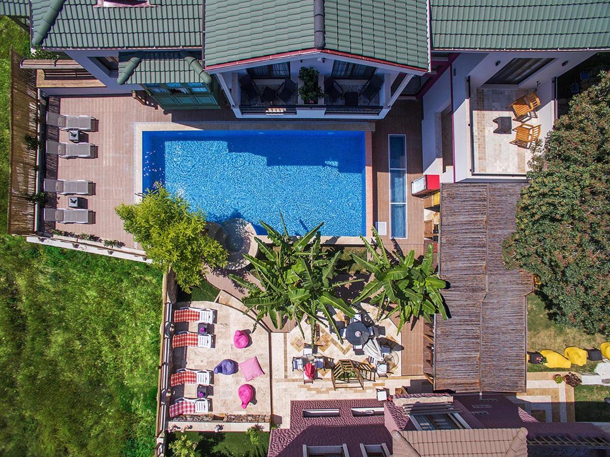 Cesmekes Otel Esterno foto